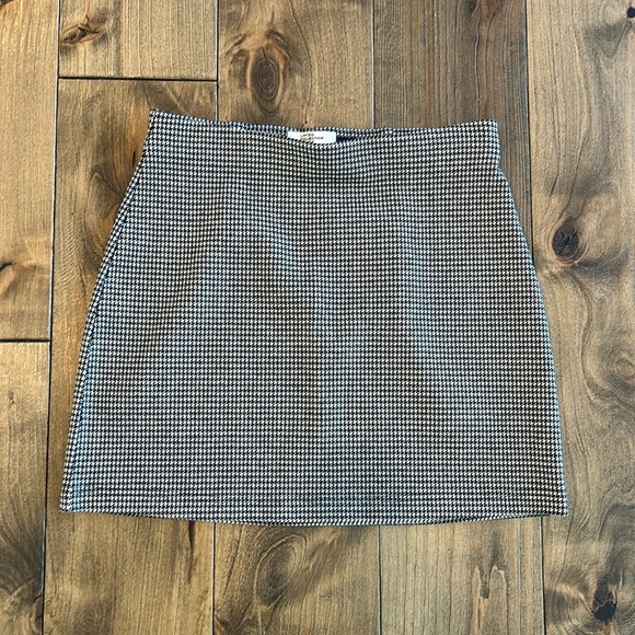 Limited Collection Mini Skirt | Size Medium - Picture 1 of 2